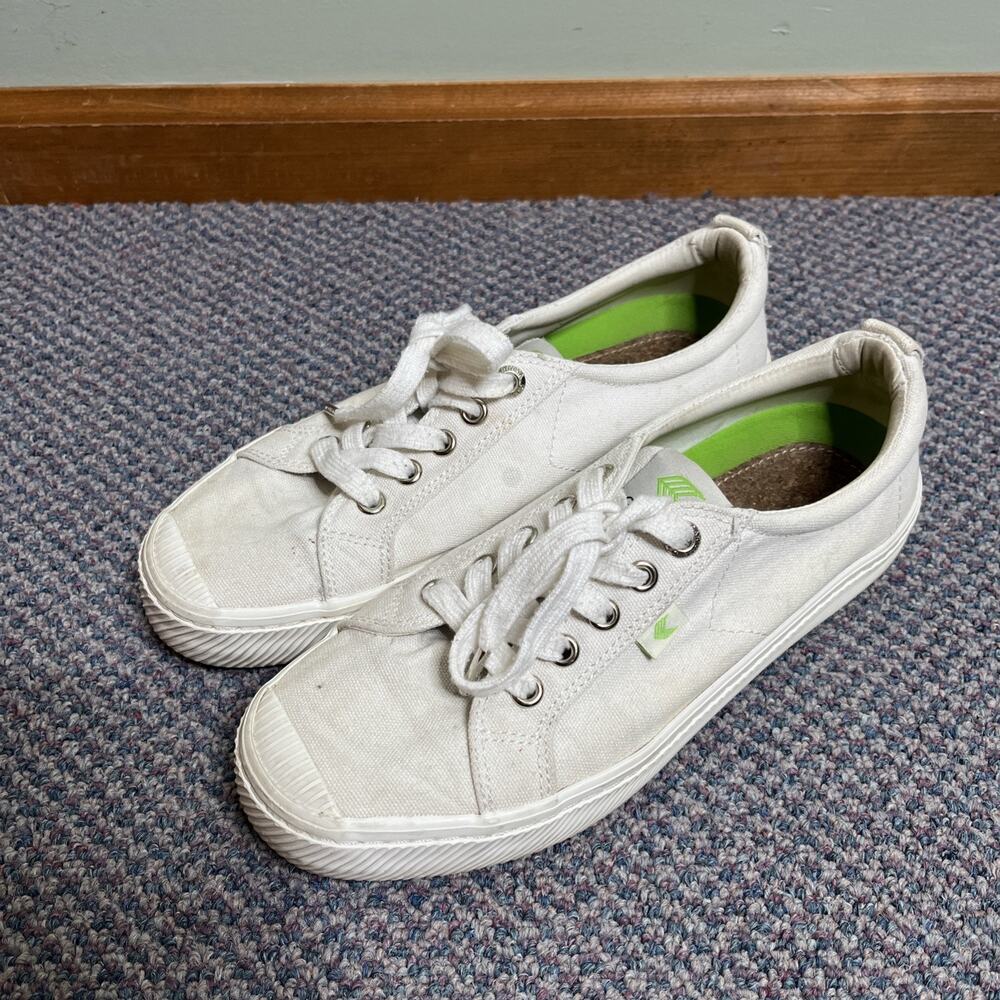 Cariuma OCA Low Off White Canvas Sustainable Sneakers Women 8